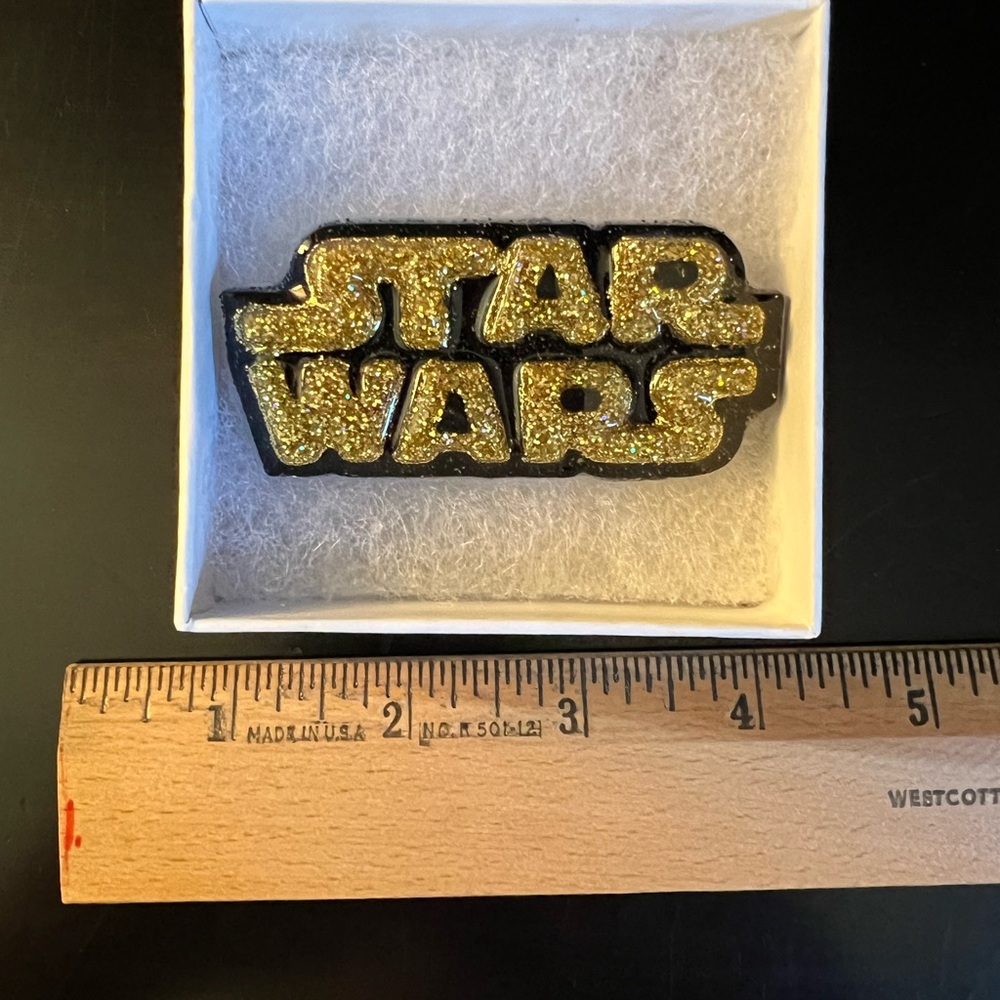Star Wars Gold Glitter Pin